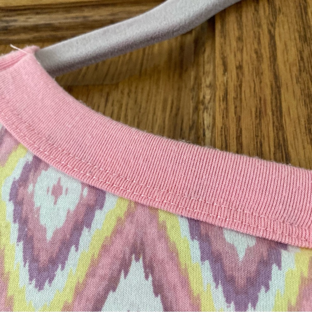 5/$15 LuLaRoe Pink Diamond Print T-Shirt XL - Picture 7 of 7